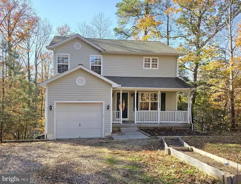 32 General Lee Ct, Montross, VA 22520