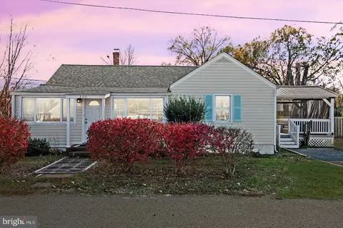 300 Weems, Colonial Beach, VA 22443