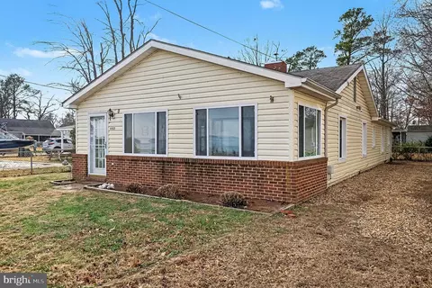 1117 Irving Ave, Colonial Beach, VA 22443