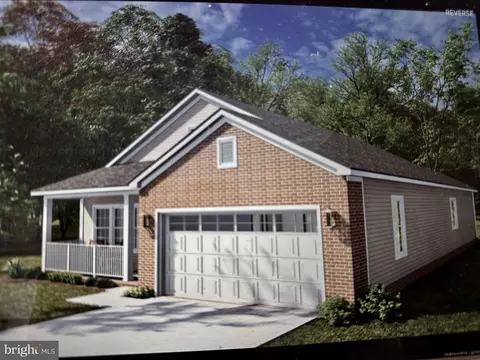 402 Monroe Dr, Colonial Beach, VA 22443