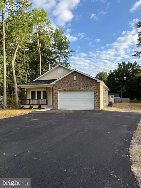 402 Monroe Dr, Colonial Beach, VA 22443