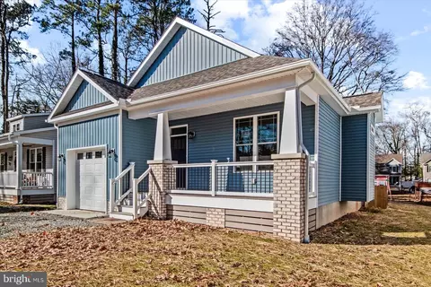 133 6th St, Colonial Beach, VA 22443