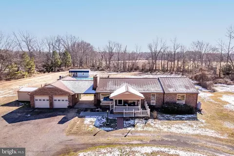 1960 Erica Rd, Montross, VA 22520