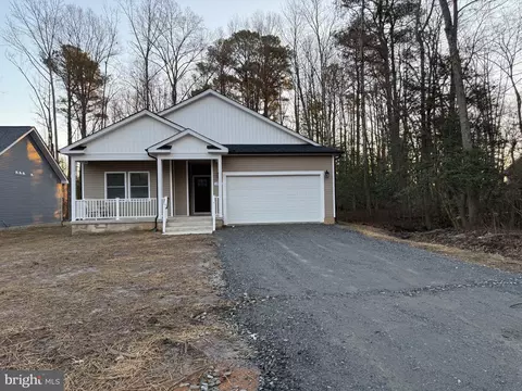 192 Woodmount Dr, Colonial Beach, VA 22443