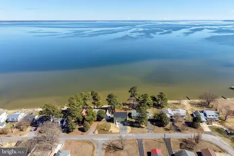 54 Shore Dr, Colonial Beach, VA 22443