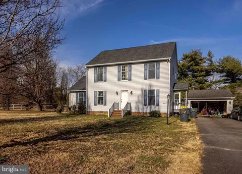 139 Wakefield St, Montross, VA 22520