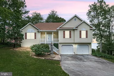 1753 N Independence Dr, Montross, VA 22520