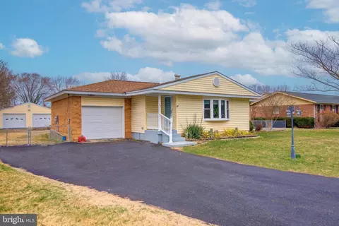 62 Darl Cir, Colonial Beach, VA 22443