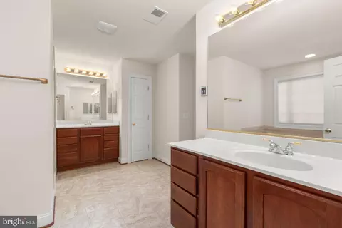 Entry Way - 175 Shellfield Ln, Colonial Beach, VA 22443 photo 5 of 6