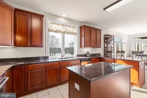 Kitchen - 175 Shellfield Ln, Colonial Beach, VA 22443 photo 5 of 5