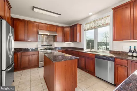 Kitchen - 175 Shellfield Ln, Colonial Beach, VA 22443 photo 2 of 5