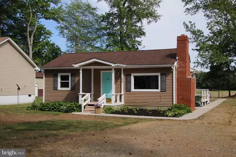 508 Latane Dr, Colonial Beach, VA 22443