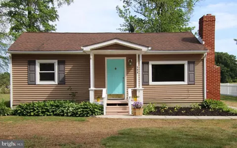 508 Latane Dr, Colonial Beach, VA 22443