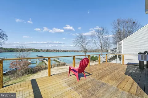 47 Bayview Dr, Colonial Beach, VA 22443