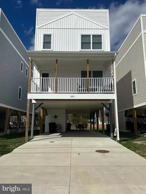 221 Wilder Ave, Colonial Beach, VA 22443