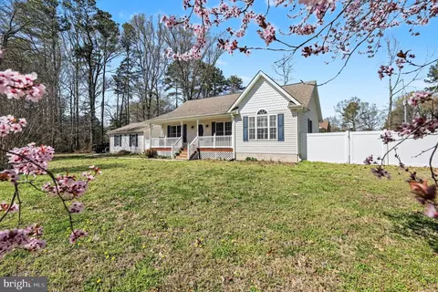 198 Cedar Ln, Colonial Beach, VA 22443