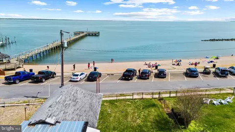 20 Beach Ter, Colonial Beach, VA 22443