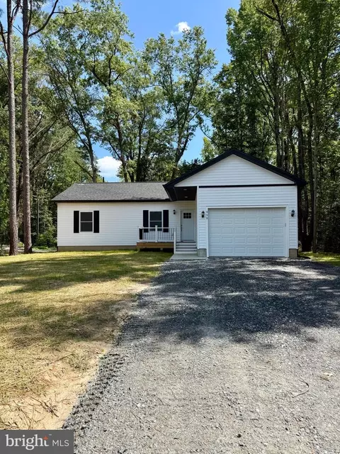 959 Mattox Ave, Colonial Beach, VA 22443