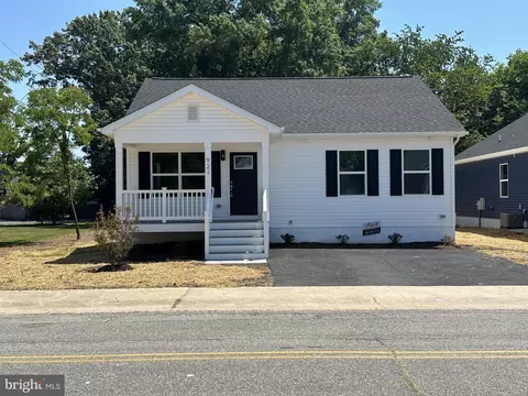 921 Jackson St, Colonial Beach, VA 22443