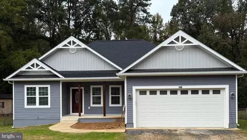 292 Currioman Dr, Montross, VA 22520