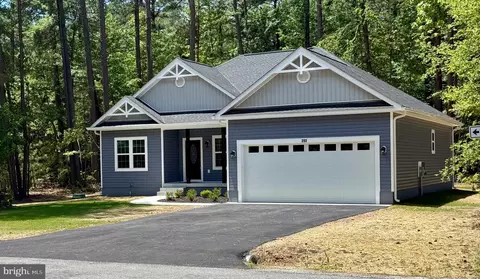 292 Currioman Dr, Montross, VA 22520