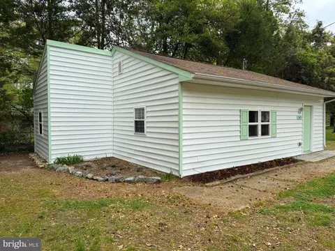 1605 Lakeview Dr, Colonial Beach, VA 22443