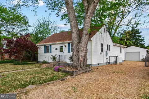 306 Locust Ave, Colonial Beach, VA 22443