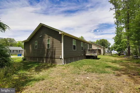 Exterior - 48 Rustic Ln, Colonial Beach, VA 22443 photo 3 of 5