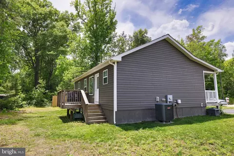 Exterior - 48 Rustic Ln, Colonial Beach, VA 22443 photo 2 of 5