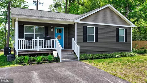 Exterior - 48 Rustic Ln, Colonial Beach, VA 22443 photo 4 of 5