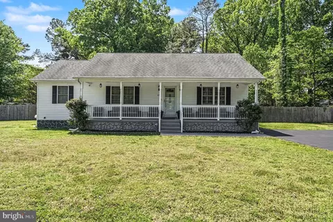 87 Cedar Ln, Colonial Beach, VA 22443