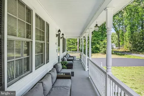 87 Cedar Ln, Colonial Beach, VA 22443