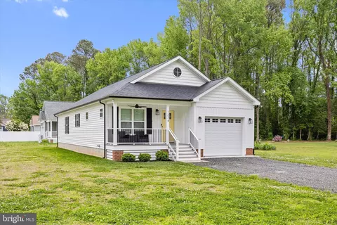 1274 Holly Vista Dr, Colonial Beach, VA 22443