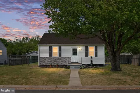 305 Locust Ave, Colonial Beach, VA 22443