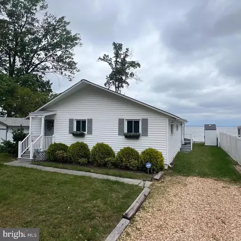 222 Shore Dr, Colonial Beach, VA 22443