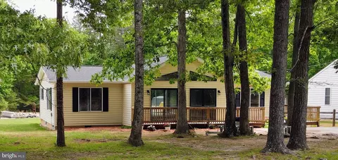 68 Matilada Ln, Montross, VA 22520