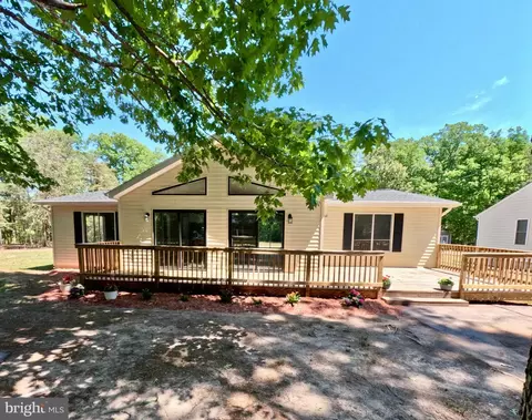 68 Matilada Ln, Montross, VA 22520