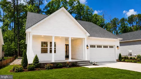 171 Wildwood Rd, Colonial Beach, VA 22443