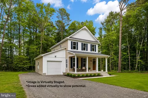 165 Azure Dr, Colonial Beach, VA 22443
