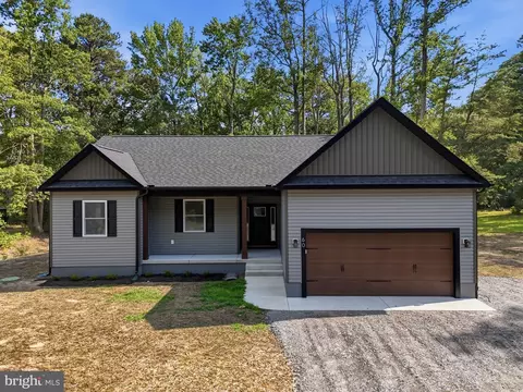 60 Sweetbriar Ln, Montross, VA 22520