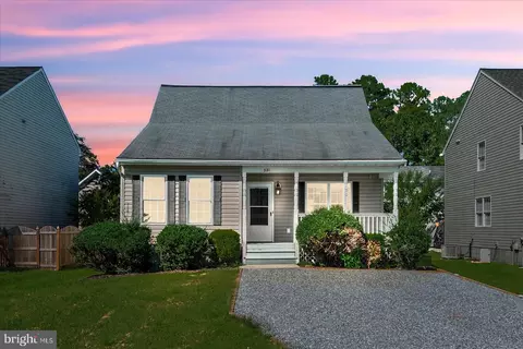 321 3rd St, Colonial Beach, VA 22443