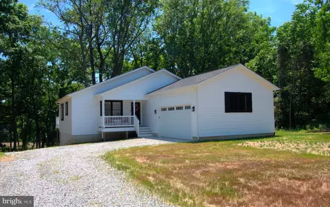 181 Haulover Dr, Montross, VA 22520