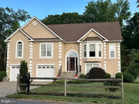 302 Forest Ave, Colonial Beach, VA 22443