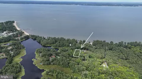 72-75 Henry Dr, Hague, VA 22469