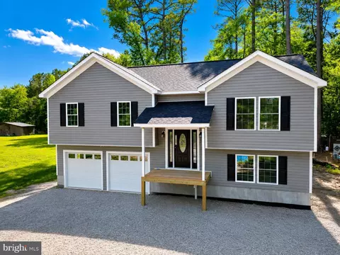 275 Greenway Dr, Colonial Beach, VA 22443