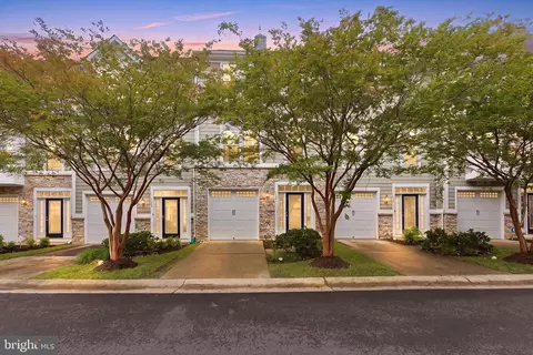 310 Monroe Point Dr, Colonial Beach, VA 22443
