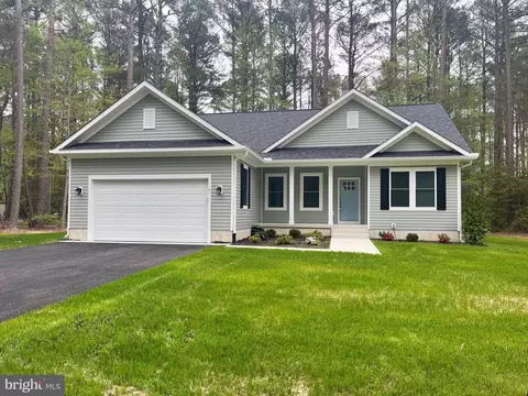 41 Wildwood Rd, Colonial Beach, VA 22443