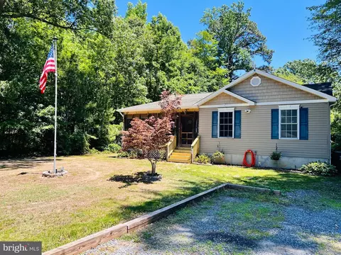 262 Rolando Dr, Colonial Beach, VA 22443