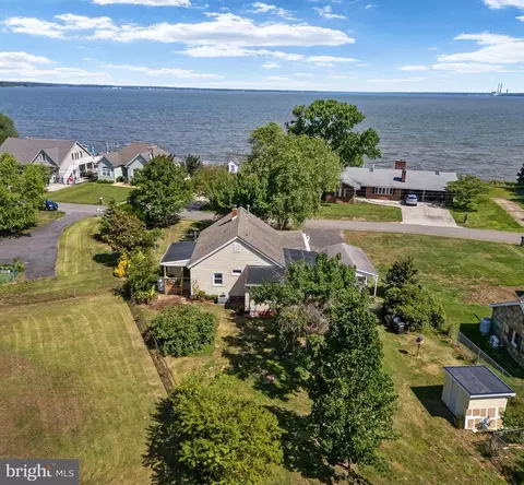 3304 Riverview Dr, Colonial Beach, VA 22443