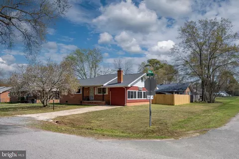 160 12th St, Colonial Beach, VA 22443
